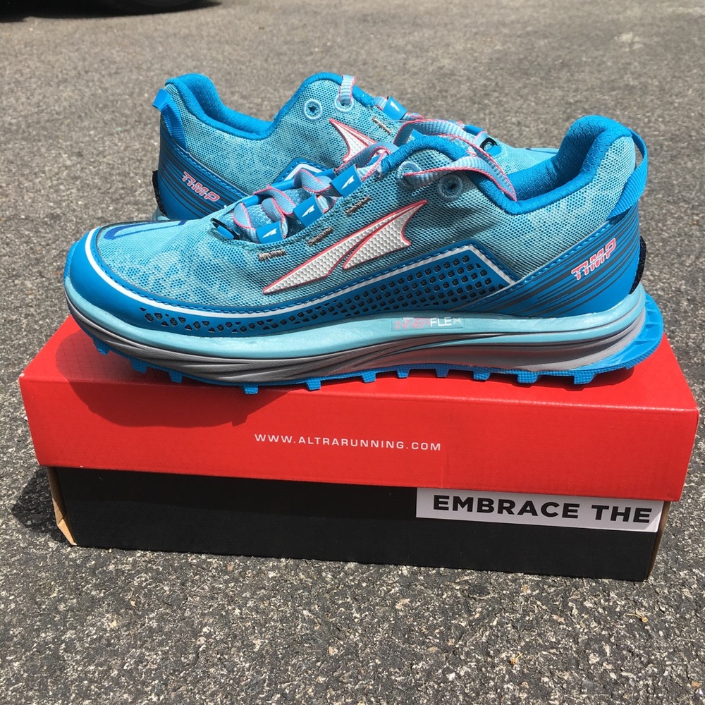 NWOT Altra sneakers